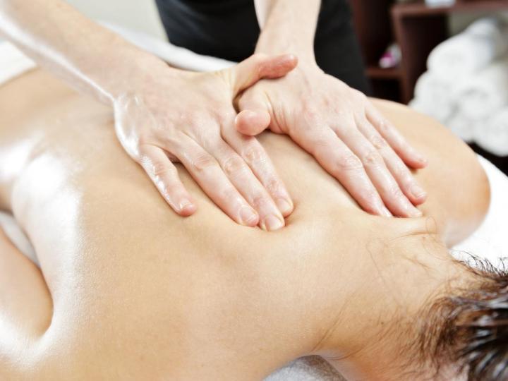Une naturopathe qualifiée et maîtrisant le domaine à votre service.